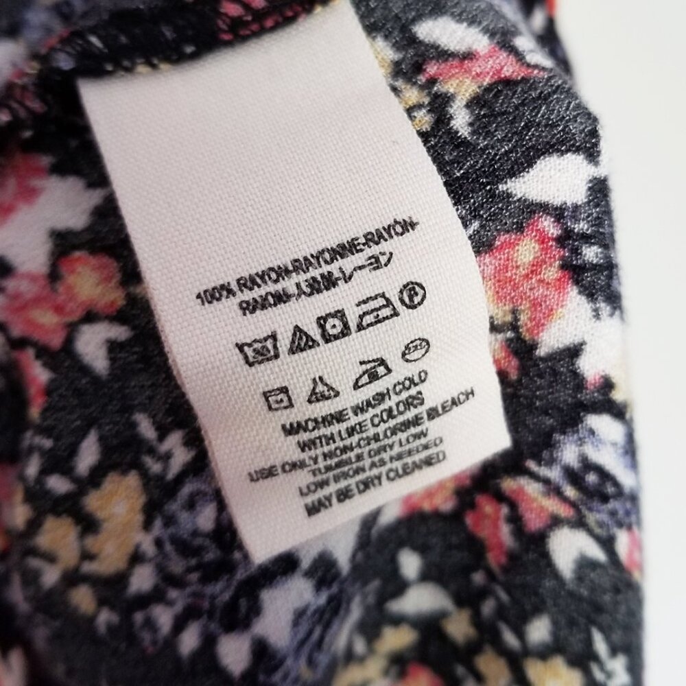 Free People Wildflower Fields Henley Top Tunic Blouse M $108 Black Ditsy Floral - Picture 11 of 16